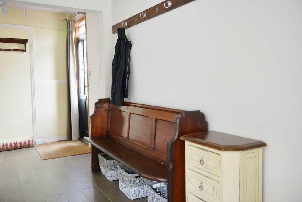 Summer House Hotel Thames Ditton Екстериор снимка