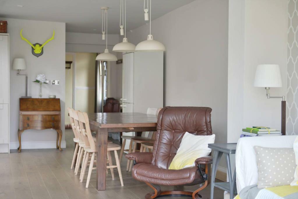 Summer House Hotel Thames Ditton Екстериор снимка
